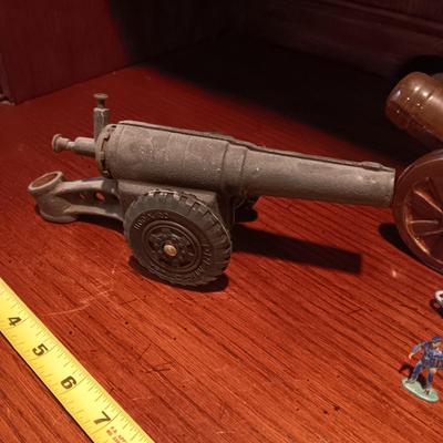 2 METAL MODEL CANONS AND 1 CERAMIC CANON