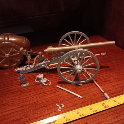 2 METAL MODEL CANONS AND 1 CERAMIC CANON