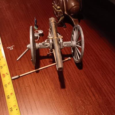 2 METAL MODEL CANONS AND 1 CERAMIC CANON