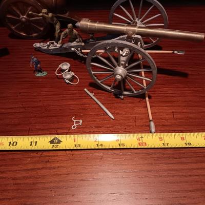 2 METAL MODEL CANONS AND 1 CERAMIC CANON
