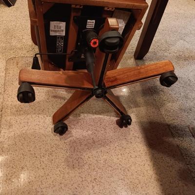 VERY NICE EXECUTIVE DESK CHAIR