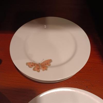BEAUTIFUL FITZ AND FLOYD ASIAN THEMED CHINA DINNERWARE