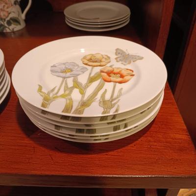BEAUTIFUL FITZ AND FLOYD ASIAN THEMED CHINA DINNERWARE