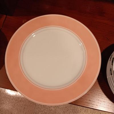 BEAUTIFUL FITZ AND FLOYD ASIAN THEMED CHINA DINNERWARE