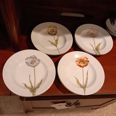 BEAUTIFUL FITZ AND FLOYD ASIAN THEMED CHINA DINNERWARE