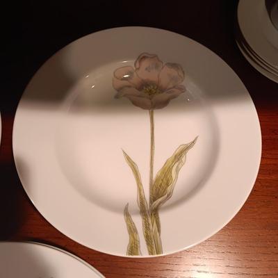 BEAUTIFUL FITZ AND FLOYD ASIAN THEMED CHINA DINNERWARE