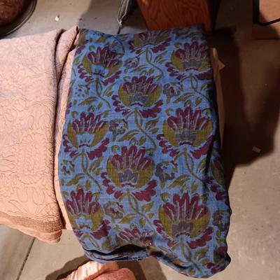 2 LIGHTWEIGHT BEDSPREADS AND A WOOL BLANKET