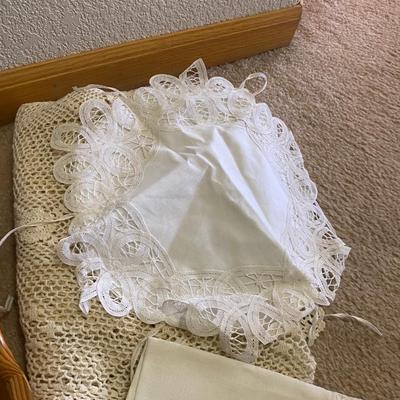 UNIQUE NAPKIN RING HOLDERS, DOILIES AND OTHER TABLE LINENS