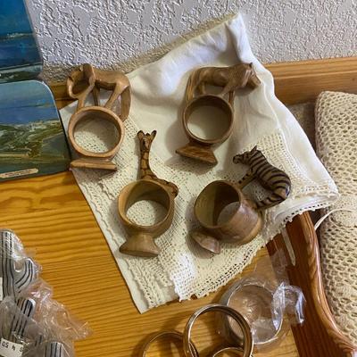 UNIQUE NAPKIN RING HOLDERS, DOILIES AND OTHER TABLE LINENS