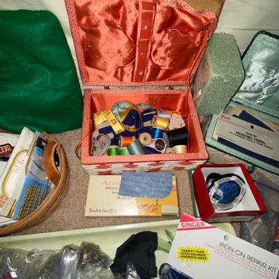 LARGE LOT OF SEWING NOTIONS