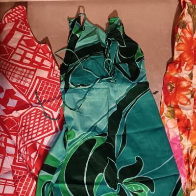 VINTAGE HAWAIIAN ATTIRE