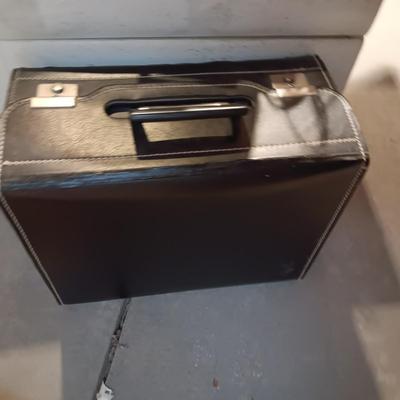 KODAK SLIDE PROJECTOR W/CAROUSEL STACK LOADER AND TOWER PROJECTOR