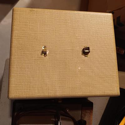KODAK SLIDE PROJECTOR W/CAROUSEL STACK LOADER AND TOWER PROJECTOR