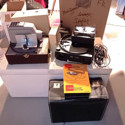 KODAK SLIDE PROJECTOR W/CAROUSEL STACK LOADER AND TOWER PROJECTOR