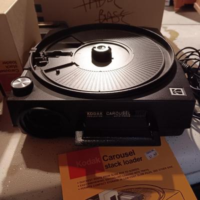KODAK SLIDE PROJECTOR W/CAROUSEL STACK LOADER AND TOWER PROJECTOR
