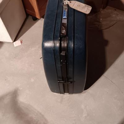 SKYWAY AND SAMSONITE VINTAGE SUITCASES EACH WITH 2 WHEELS, HANDLES ON THE SIDES