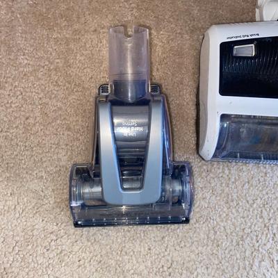 SHARK ROTATOR BAGLESS VACUUM W/UPHOLSTERY ATTACHMENT