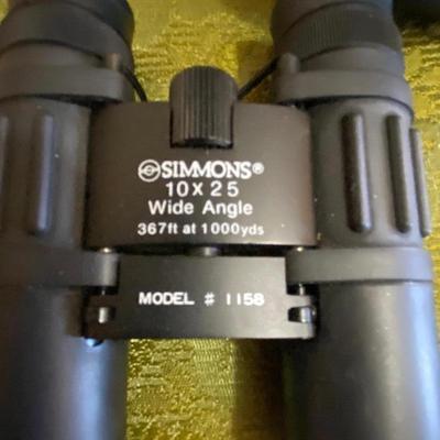 SIMMONS 10 X 25 WIDE ANGLE BINOCULAR & REMINGTON KNIFE