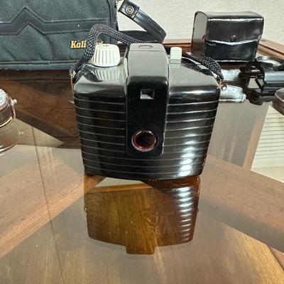 CANON AND BROWNIE 35MM CAMERAS WITH EXTRAS