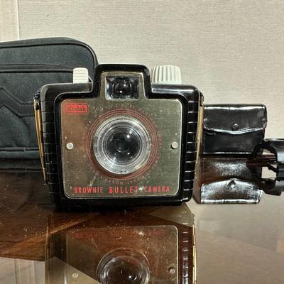 CANON AND BROWNIE 35MM CAMERAS WITH EXTRAS