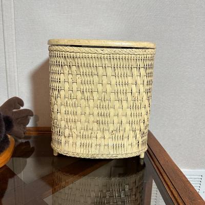 VINTAGE PLUSH CAT, CHILD'S PLAY CLOTHES HAMPER AND A PLUSH WALL HUNG MOOSE HEAD