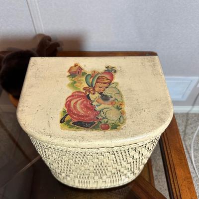 VINTAGE PLUSH CAT, CHILD'S PLAY CLOTHES HAMPER AND A PLUSH WALL HUNG MOOSE HEAD