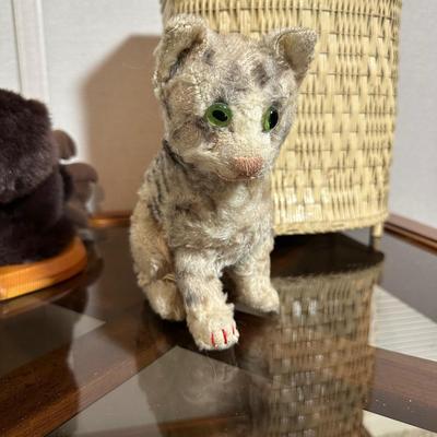 VINTAGE PLUSH CAT, CHILD'S PLAY CLOTHES HAMPER AND A PLUSH WALL HUNG MOOSE HEAD