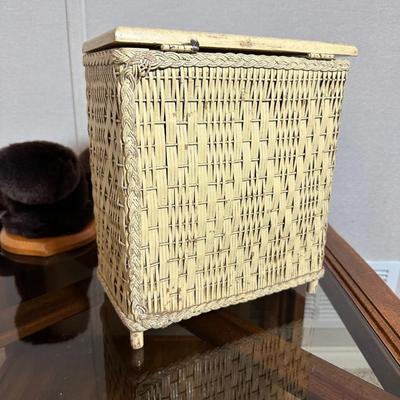 VINTAGE PLUSH CAT, CHILD'S PLAY CLOTHES HAMPER AND A PLUSH WALL HUNG MOOSE HEAD