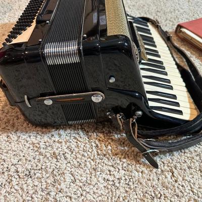SCANDALLI ACCORDION MADE IN ITALY