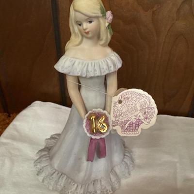 Glassware and knickknacks