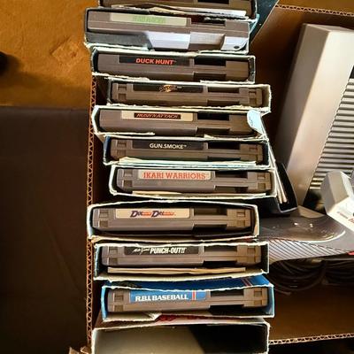 Nintendo NES system w/console, 1 gun, 11 games +