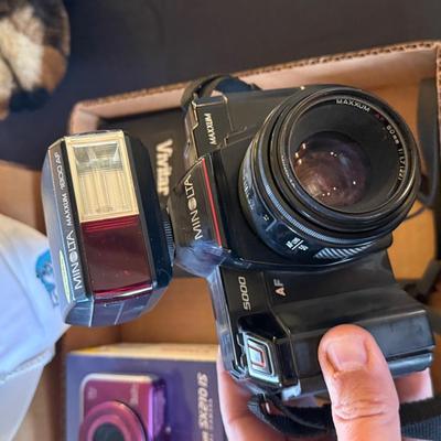 Vtg Minolta Maxum 35mm camera/Canon digital camera/filters/1 lens