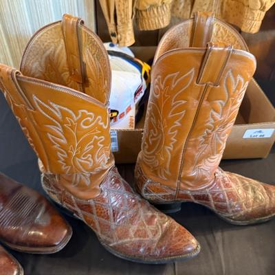 2 Pair of men’s cowboy boots Lucchese & Justin