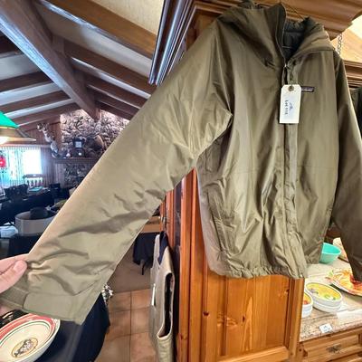 Sale Photo Thumbnail #421: Very nice lined Patagonia coat