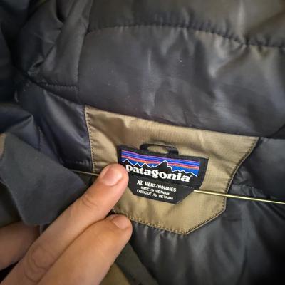 Men’s XL Brown Patagonia line full zippered coat w/hood
