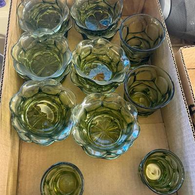 Box of vintage green glass sherbet dishes x 12 w/glasses