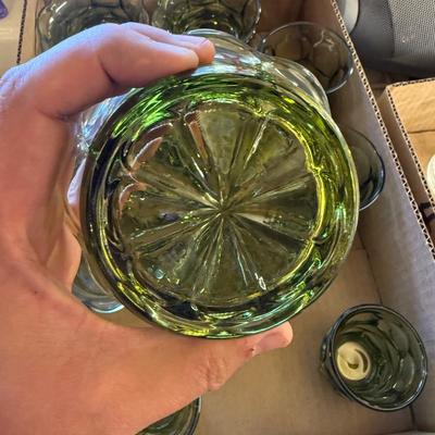 Box of vintage green glass sherbet dishes x 12 w/glasses