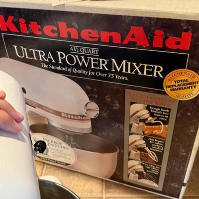 Kitchenaid Ultra Power 4.5 quart white w/red stripe vintage Mixer
