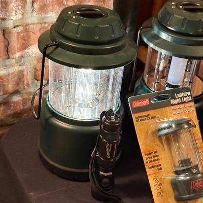 Coleman camping lanterns/Tall Black Maglite & new lantern nightlight + small maglite