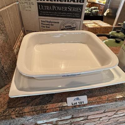 2 Corningware serving dishes - casserole dish/serving tray