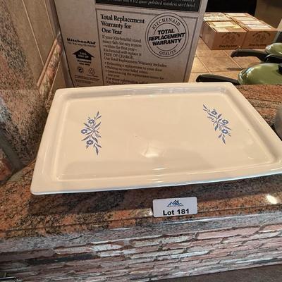 2 Corningware serving dishes - casserole dish/serving tray