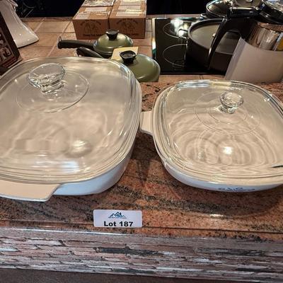 2 Corningware casserole dishes w/glass lids