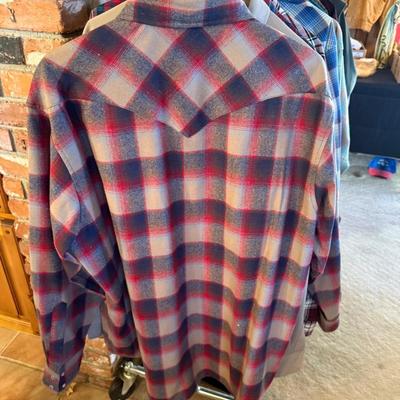 Pendleton XL Red/tan/Gray pearl snapped Men’s long shirt