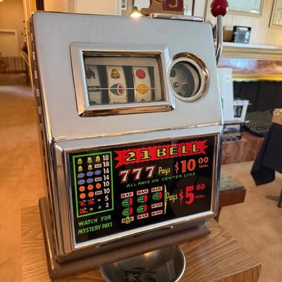 Vintage 21 Bell 5 cent mechanical Slot Machine w/stand & 1 key