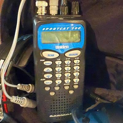 Uniden Sport Cat SC200 scanner w/radio, 2 headphones & Pack (200 Channel Scanner)