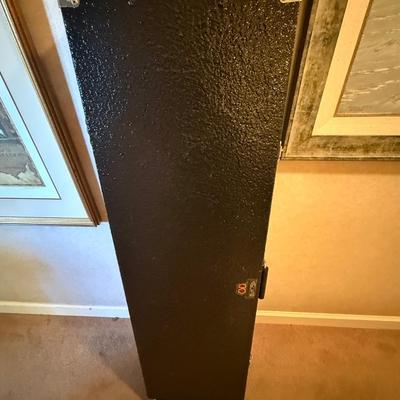 Bear Track Cases Co. heavy duty Rifle/Gun carrying case