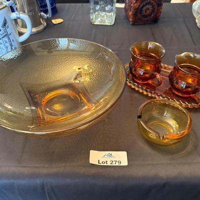 Vintage colored glass lot - ashtray/bowl & 3 piece set