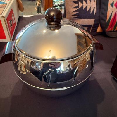 Mid Century Stainless Penguin Ice Bucket in excellent shape