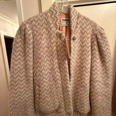 Vintage Tundra women’s Wool zip up Coat