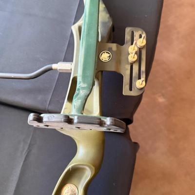 Bear Archery Amo Compound Bow - no model # 30” & no arrows